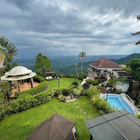 The Lakeview Suites Тагайтай Экстерьер фото