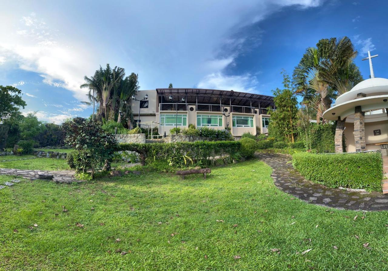 The Lakeview Suites Тагайтай Экстерьер фото