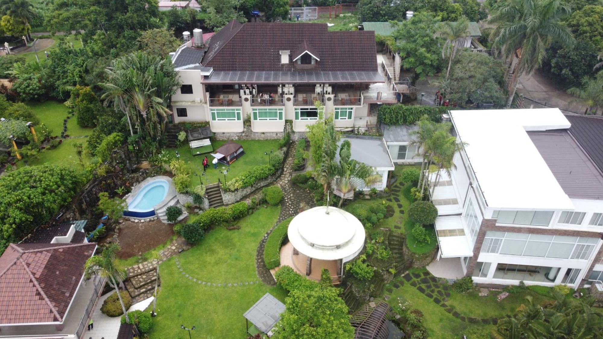 The Lakeview Suites Тагайтай Экстерьер фото