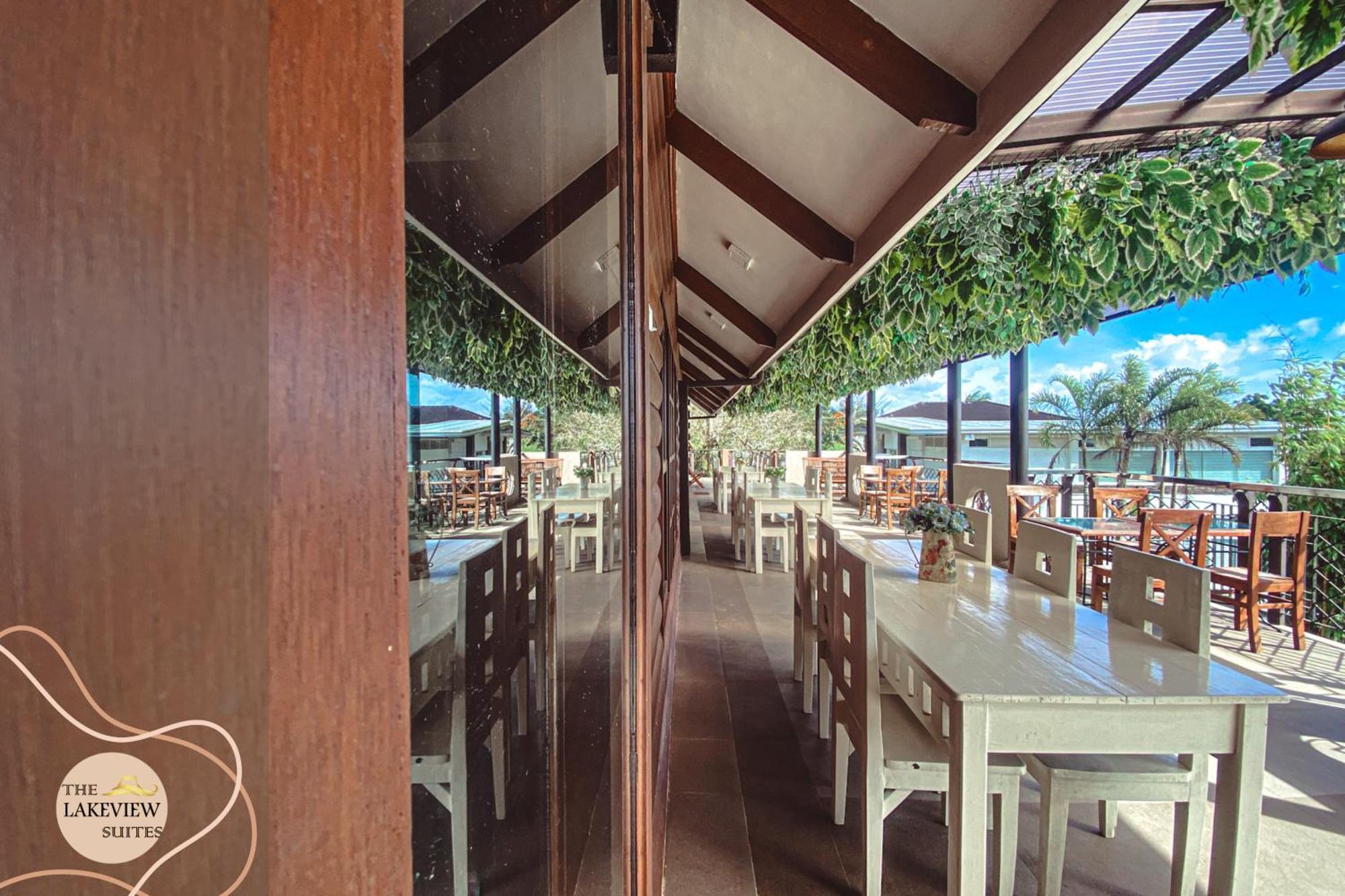 The Lakeview Suites Тагайтай Экстерьер фото